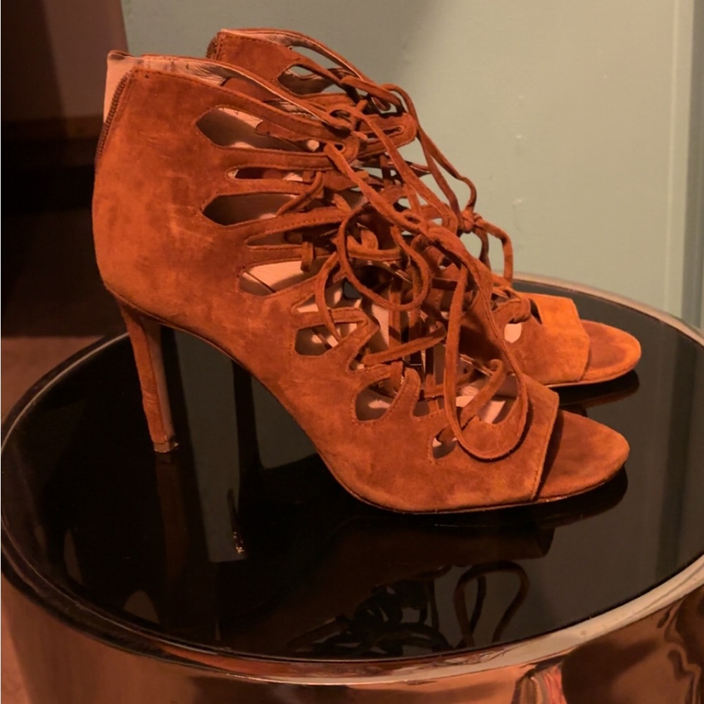 Open-toe Suede heels